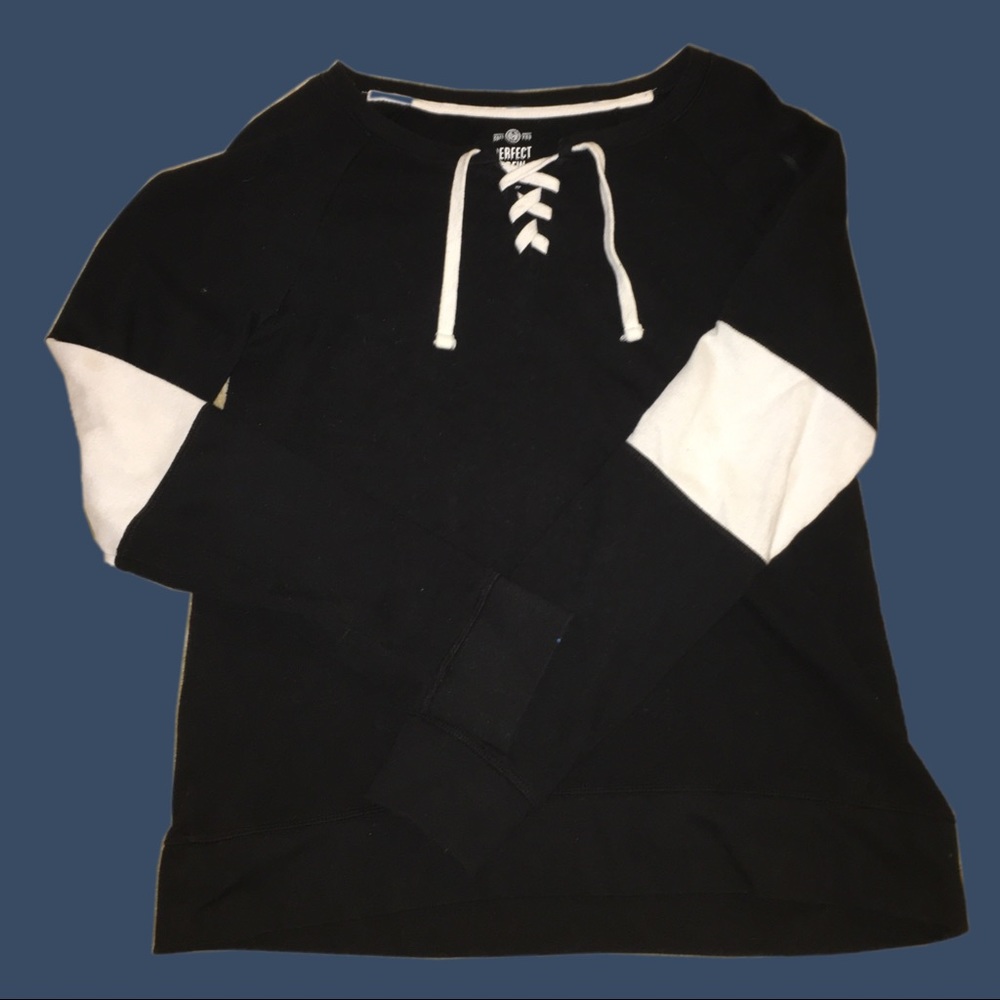 Black laced sweatshirt